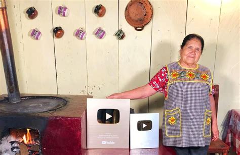 Doña Ángela of Michoacán launched her YouTube channel called De mi rancho a tu cocina (From my farm to your kitchen) on August 19, and since then her cooking videos have accumulated over 20 ...